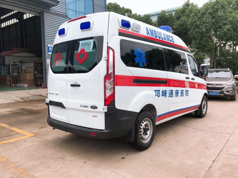 福特V362中軸中頂負壓監(jiān)護型救護車（長排警燈）